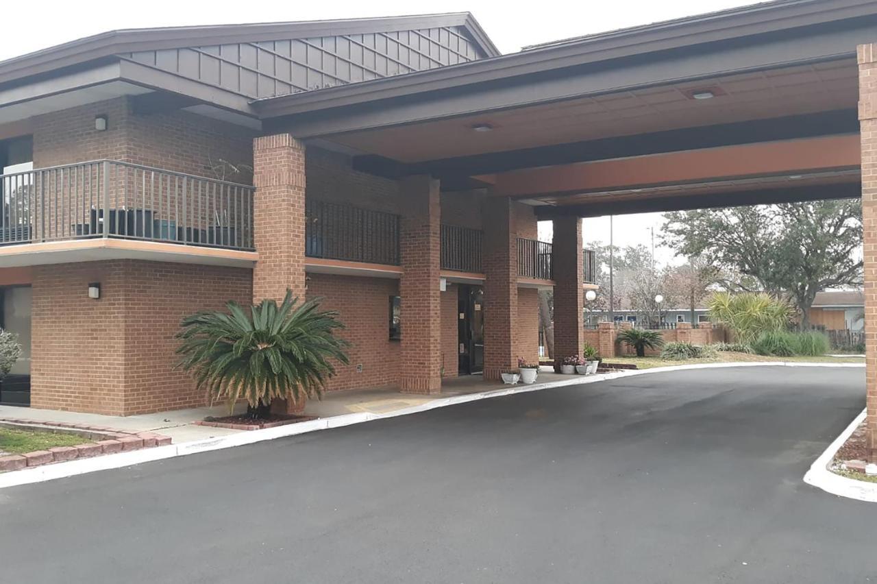 Super Value Inn Валдоста Экстерьер фото