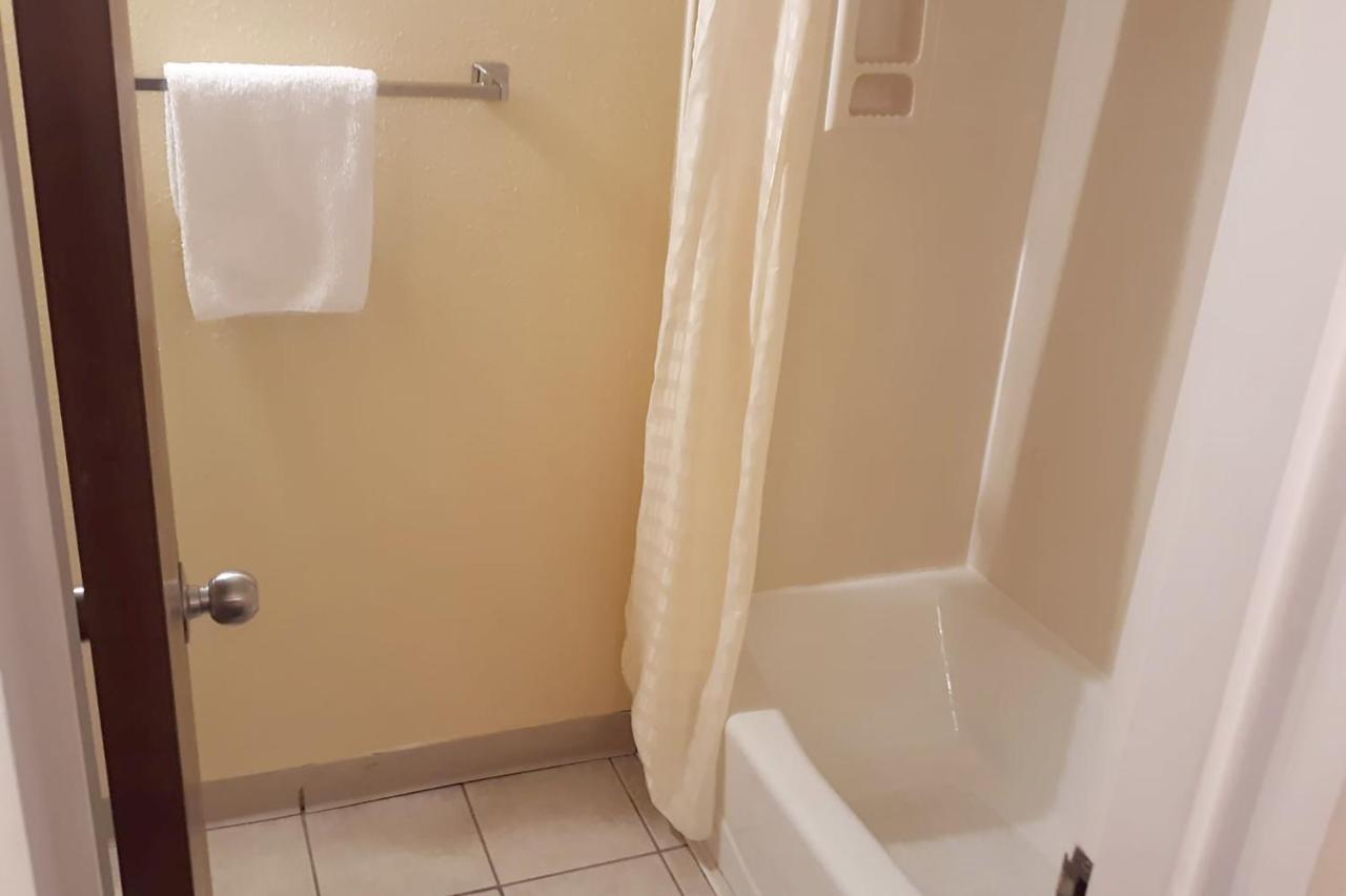 Super Value Inn Валдоста Экстерьер фото