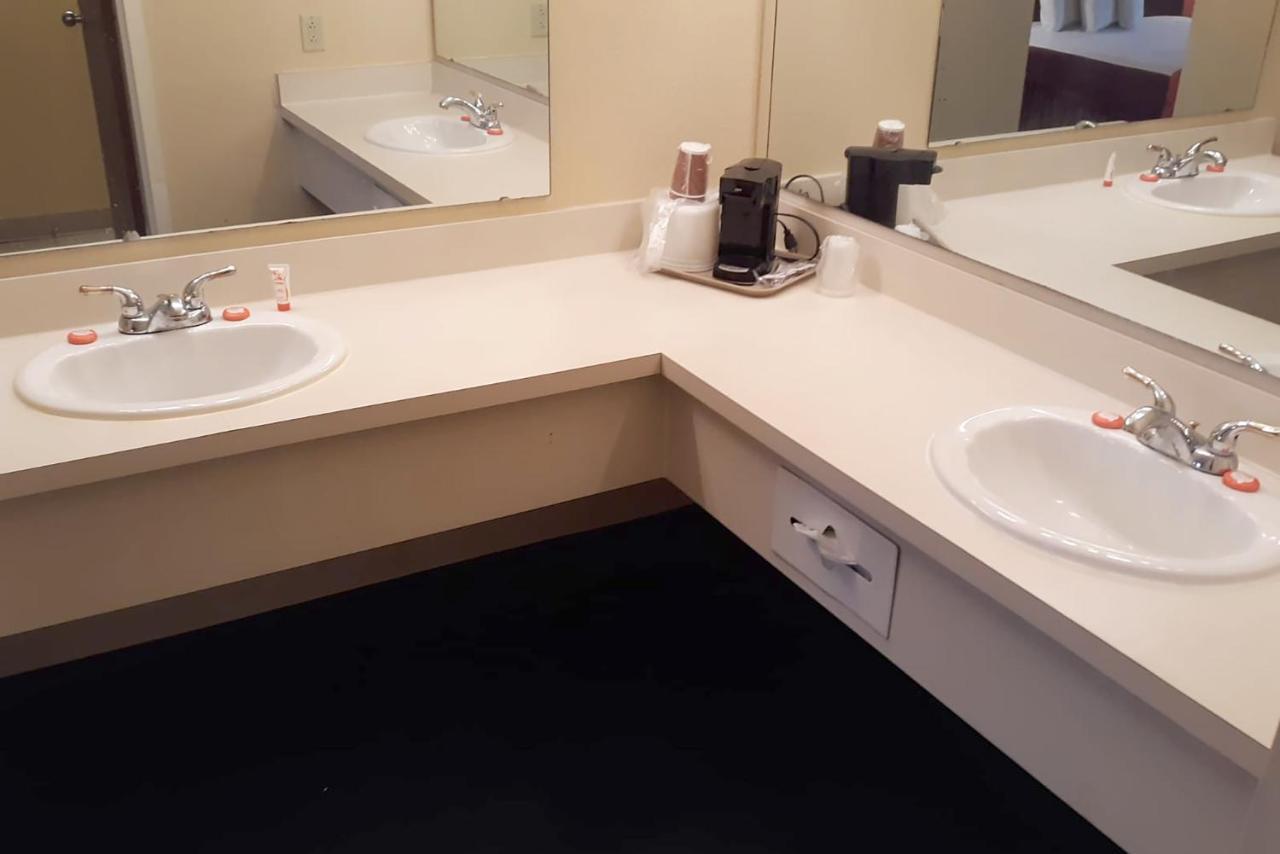 Super Value Inn Валдоста Экстерьер фото